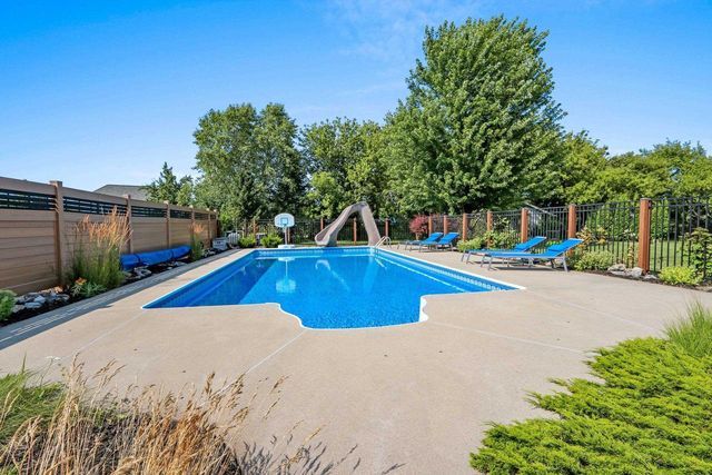 3351 COTTAGE HILL DRIVE, Green Bay, WI 54311