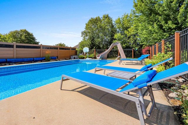 3351 COTTAGE HILL DRIVE, Green Bay, WI 54311