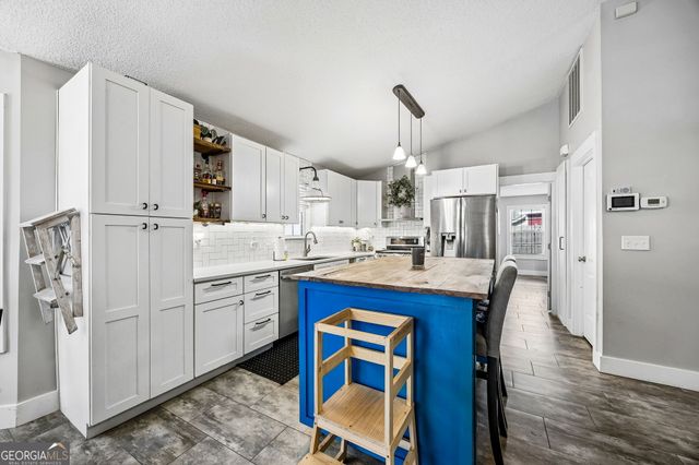 116 Honeysuckle Road, Kingsland, GA 31548