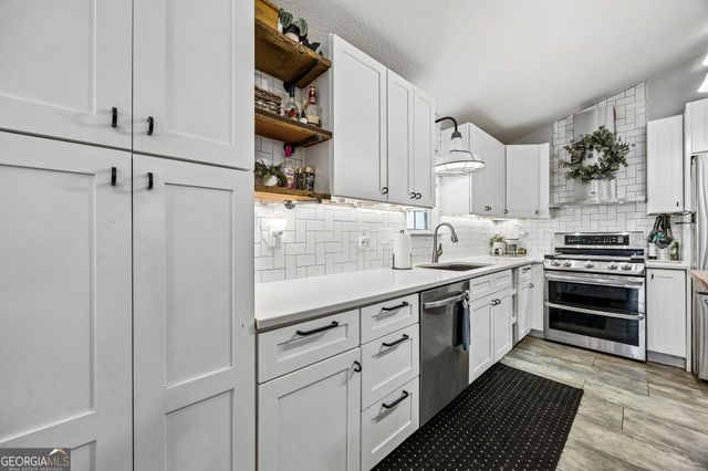 116 Honeysuckle Road, Kingsland, GA 31548