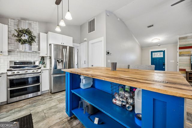 116 Honeysuckle Road, Kingsland, GA 31548