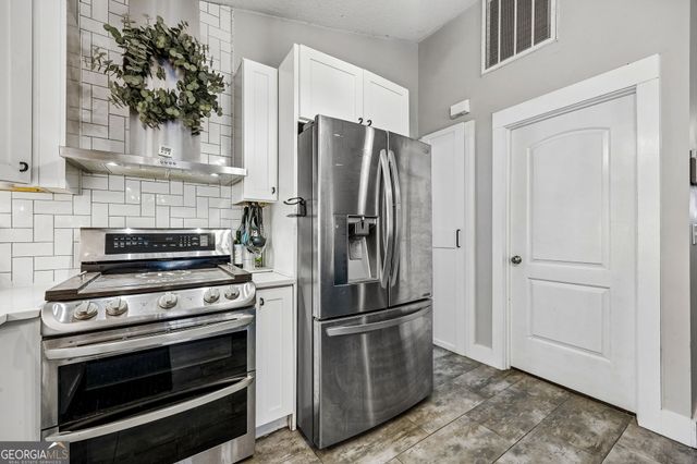 116 Honeysuckle Road, Kingsland, GA 31548