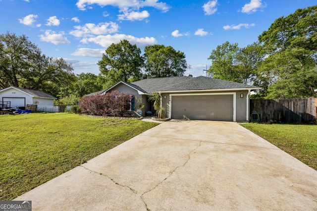 116 Honeysuckle Road, Kingsland, GA 31548