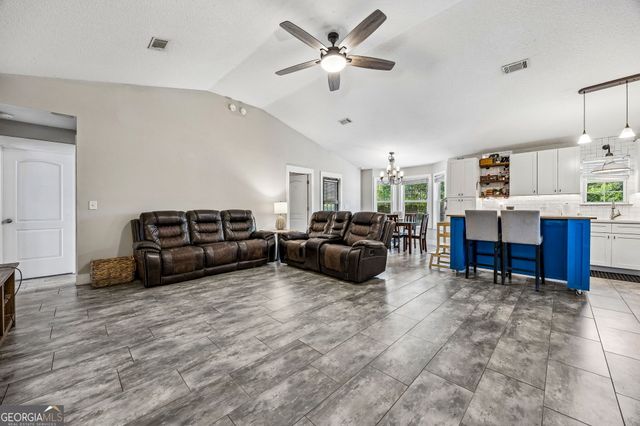 116 Honeysuckle Road, Kingsland, GA 31548