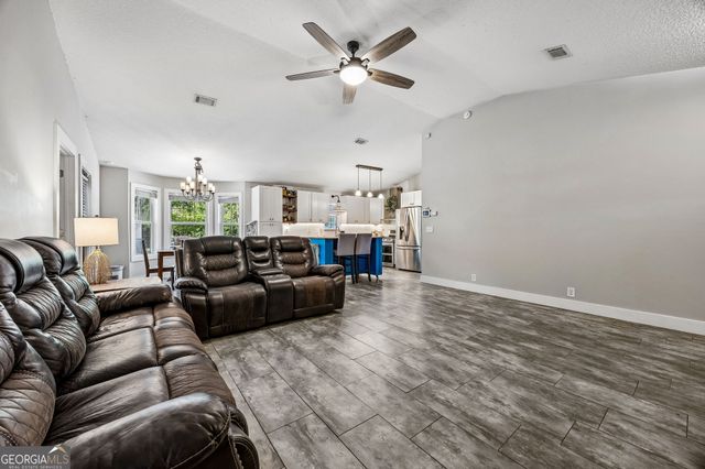 116 Honeysuckle Road, Kingsland, GA 31548