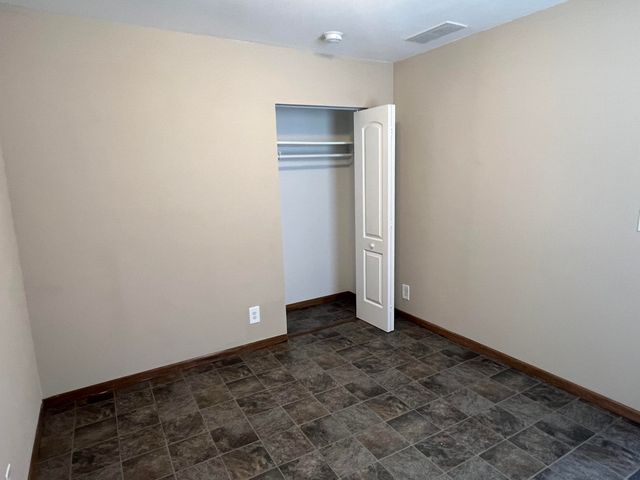 652 S State Street, Hobart, IN 46342