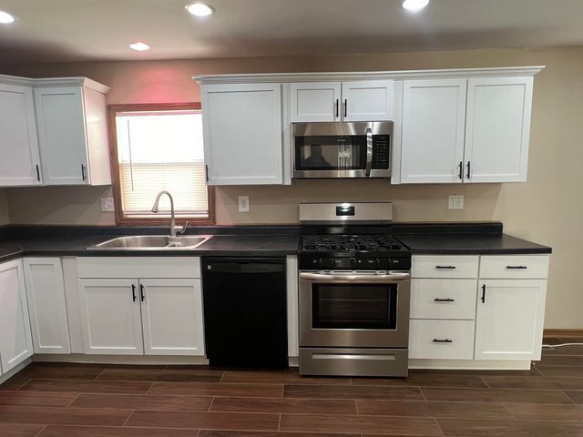 652 S State Street, Hobart, IN 46342