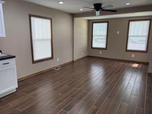 652 S State Street, Hobart, IN 46342