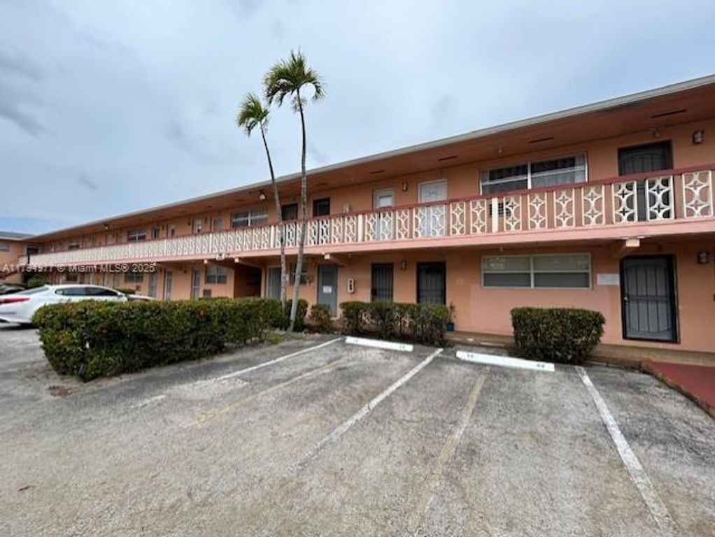 285 NE 191st St 2923, Miami, FL 33179