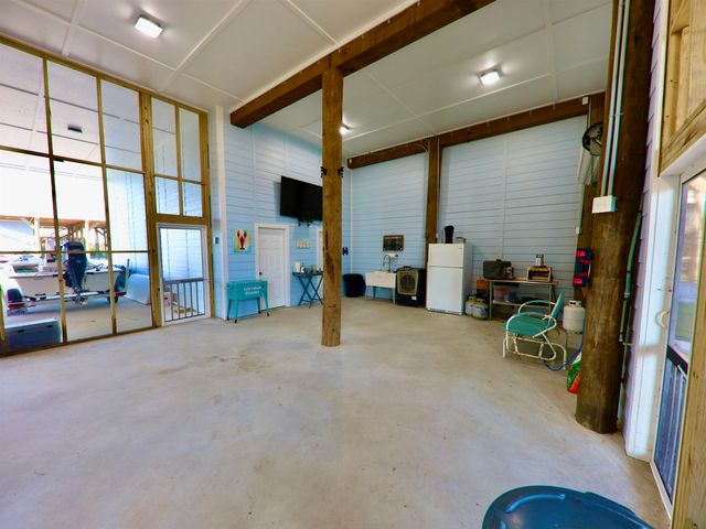 4008 Carly Ln, Grand Isle, LA 70358