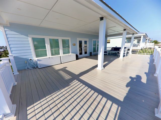 4008 Carly Ln, Grand Isle, LA 70358