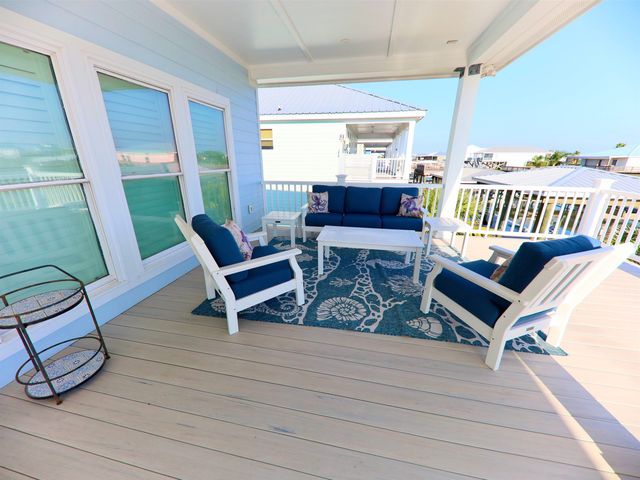 4008 Carly Ln, Grand Isle, LA 70358