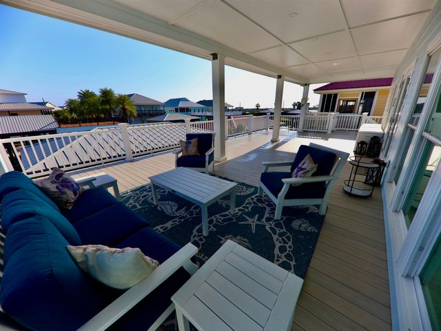 4008 Carly Ln, Grand Isle, LA 70358