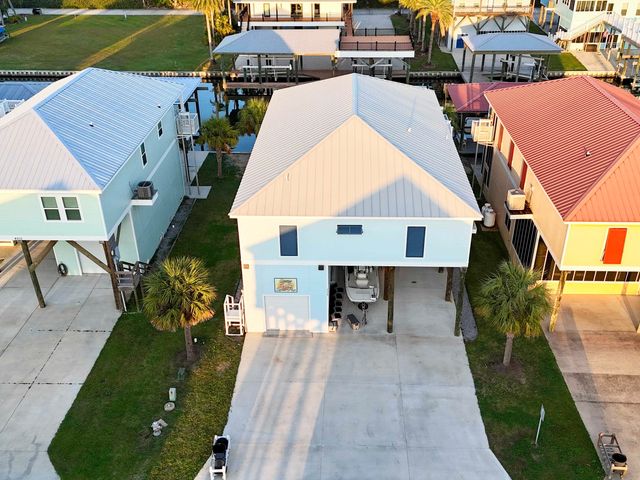 4008 Carly Ln, Grand Isle, LA 70358