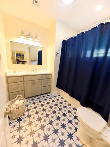 4008 Carly Ln, Grand Isle, LA 70358