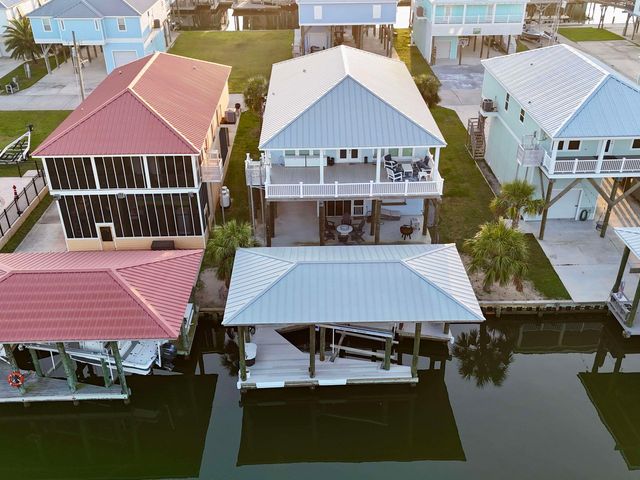 4008 Carly Ln, Grand Isle, LA 70358