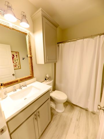 4008 Carly Ln, Grand Isle, LA 70358