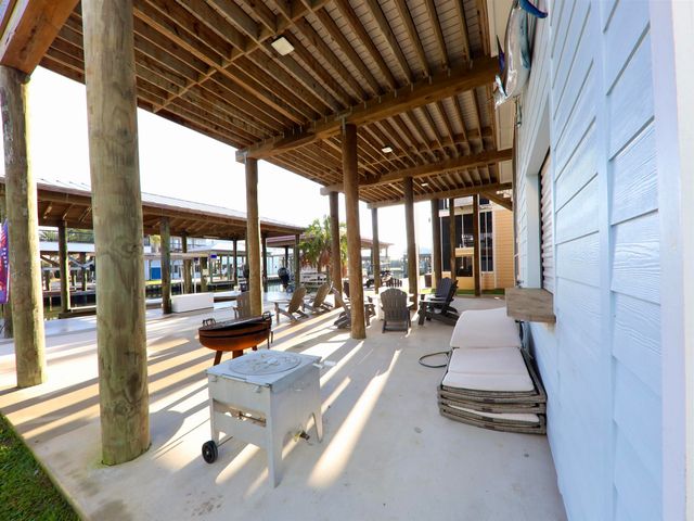 4008 Carly Ln, Grand Isle, LA 70358