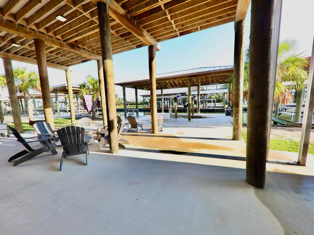 4008 Carly Ln, Grand Isle, LA 70358