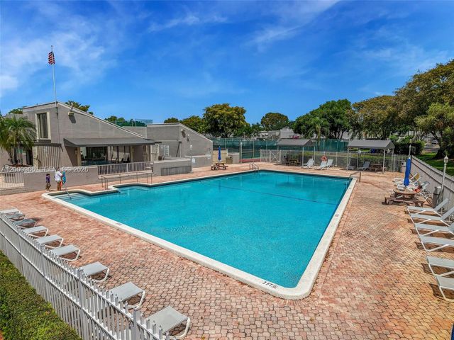 1505 NW 113th Ave, Pembroke Pines, FL 33026