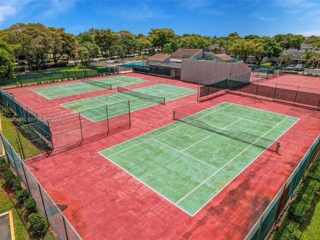 1505 NW 113th Ave, Pembroke Pines, FL 33026