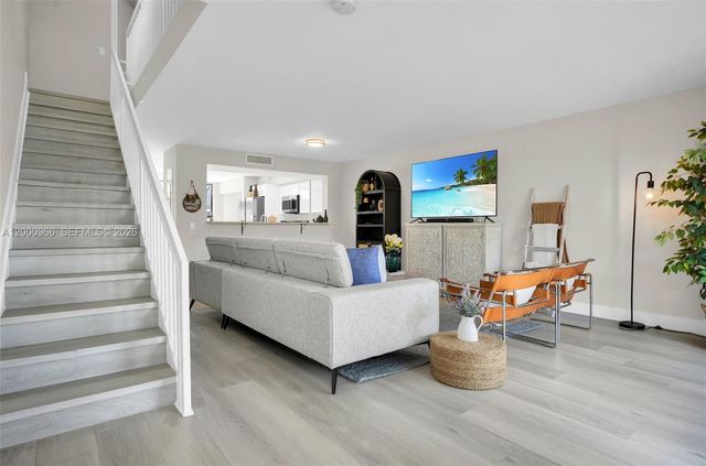 1505 NW 113th Ave, Pembroke Pines, FL 33026