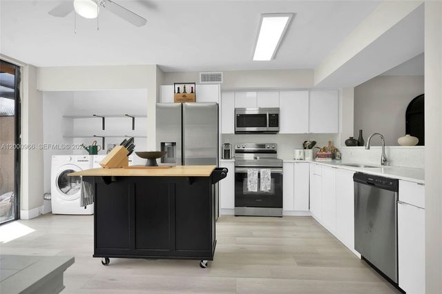 1505 NW 113th Ave, Pembroke Pines, FL 33026