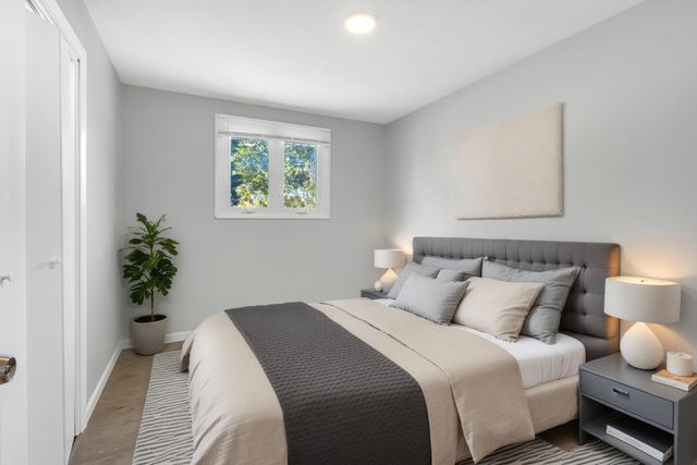 403 Arrowhead Trail, Carol Stream, IL 60188