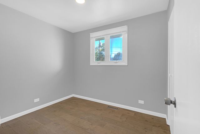 403 Arrowhead Trail, Carol Stream, IL 60188