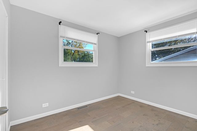 403 Arrowhead Trail, Carol Stream, IL 60188