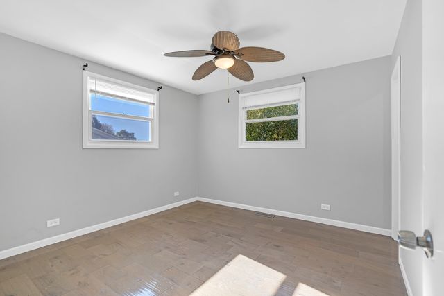 403 Arrowhead Trail, Carol Stream, IL 60188