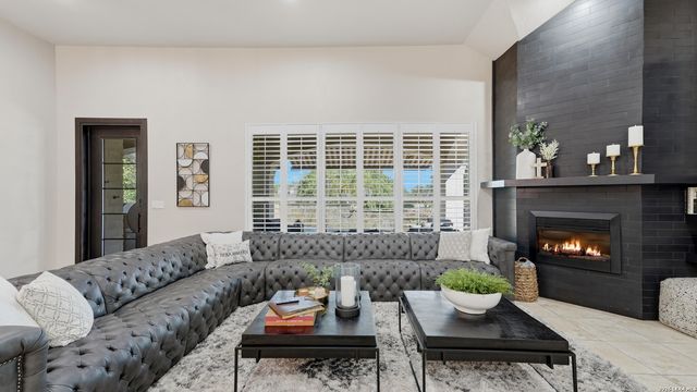 1775 Sunflower Blf, New Braunfels, TX 78130