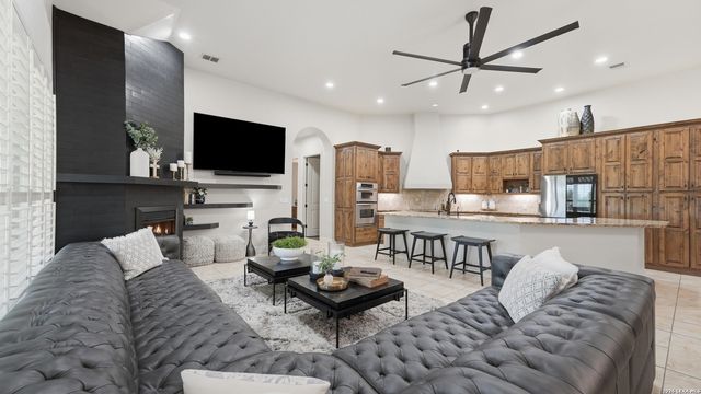 1775 Sunflower Blf, New Braunfels, TX 78130