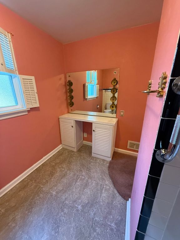 Image 22 of property listing at 810 E 7th Street, Centralia, IL 62801
