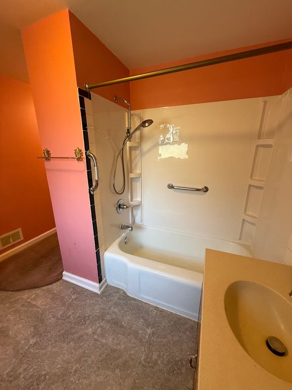Image 23 of property listing at 810 E 7th Street, Centralia, IL 62801