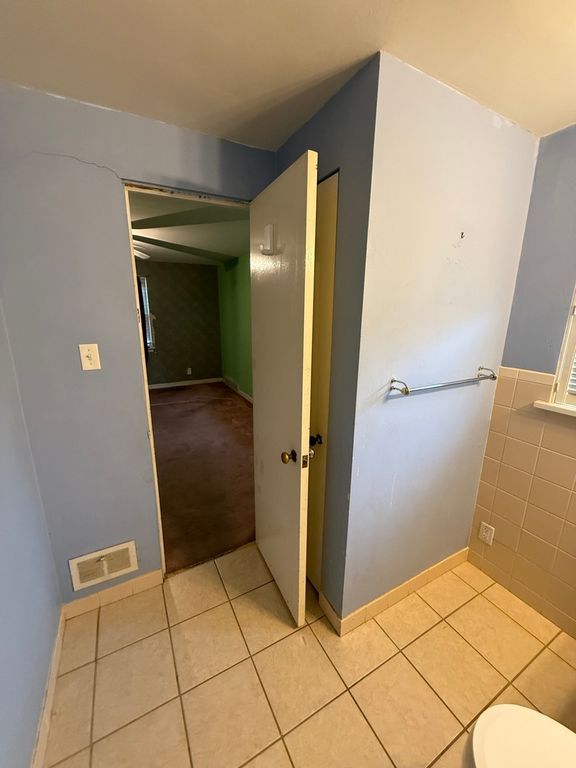 Image 30 of property listing at 810 E 7th Street, Centralia, IL 62801