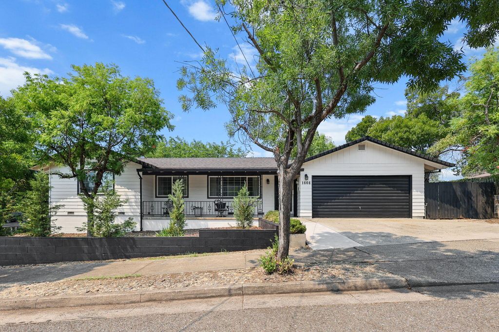 1666 Willis Street, Redding, CA 96001