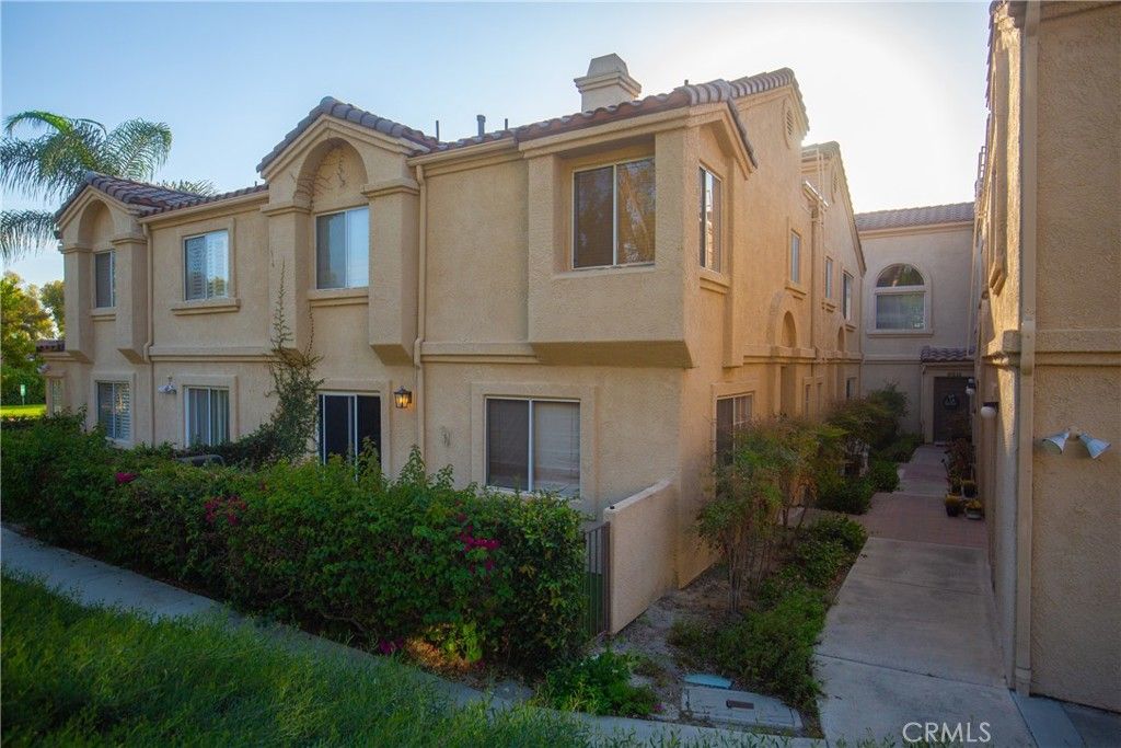Image 3 of property listing at 21224 Jasmines, Lake Forest, CA 92630