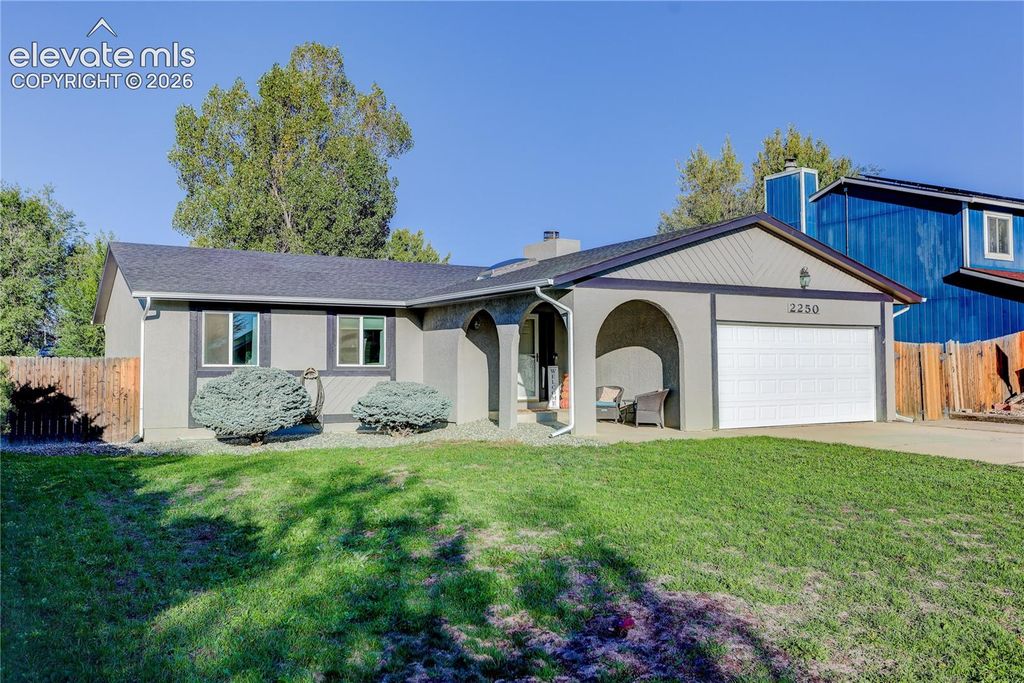 2250 Heathercrest Drive, Colorado Springs, CO 80915 — exterior