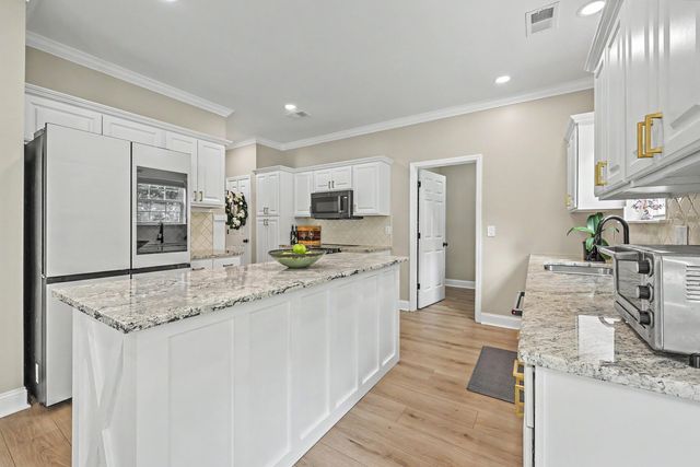 203 N Pembroke Drive, Goose Creek, SC 29445