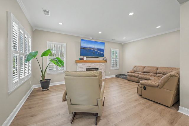 203 N Pembroke Drive, Goose Creek, SC 29445