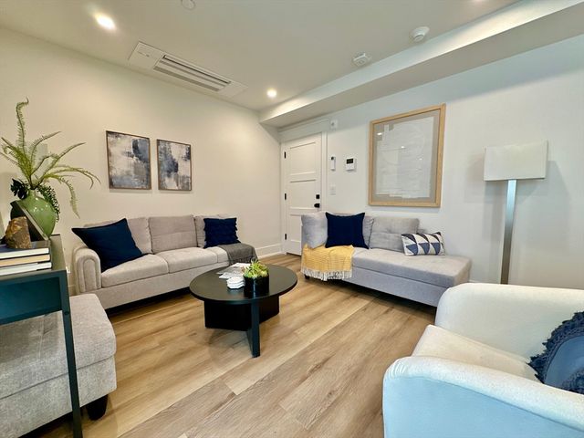 4459 Washington St 2, Boston, MA 02131