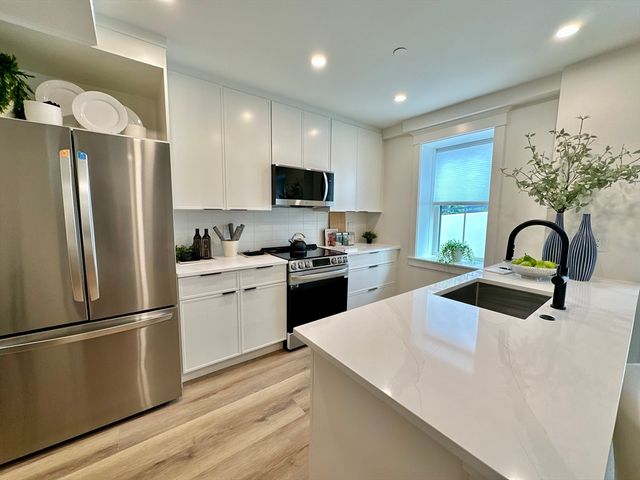 4459 Washington St 2, Boston, MA 02131