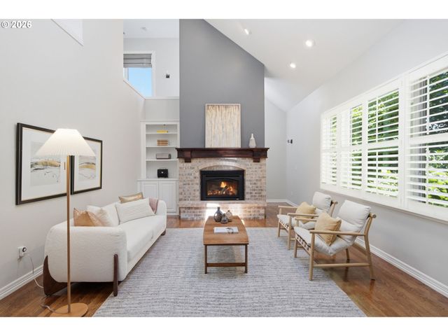 808 Sw REGENCY Ter, Portland, OR 97225