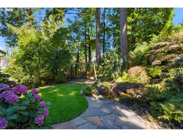 808 Sw REGENCY Ter, Portland, OR 97225