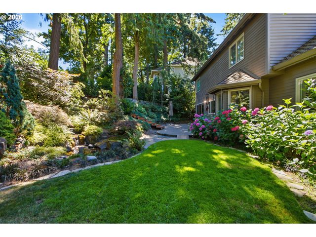 808 Sw REGENCY Ter, Portland, OR 97225