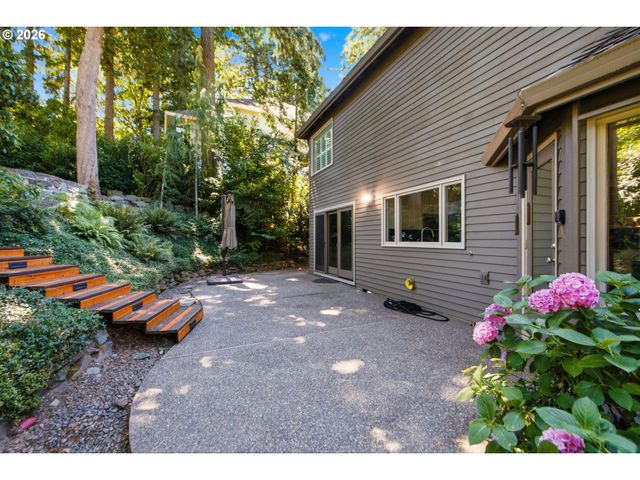 808 Sw REGENCY Ter, Portland, OR 97225