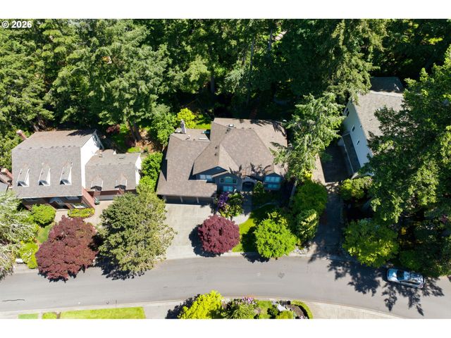 808 Sw REGENCY Ter, Portland, OR 97225