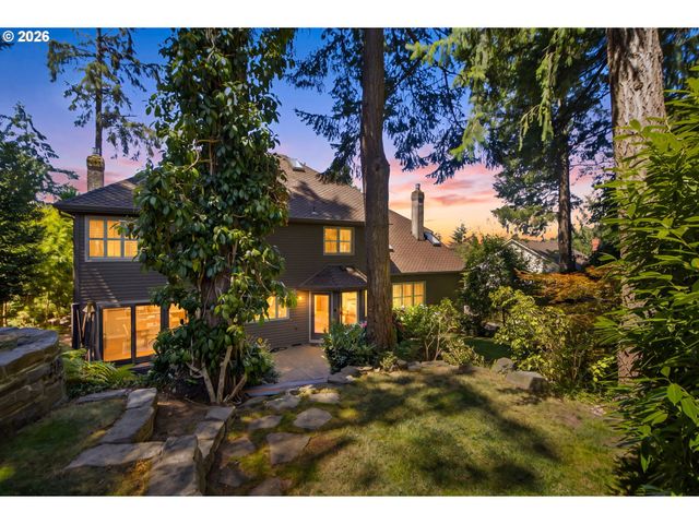 808 Sw REGENCY Ter, Portland, OR 97225