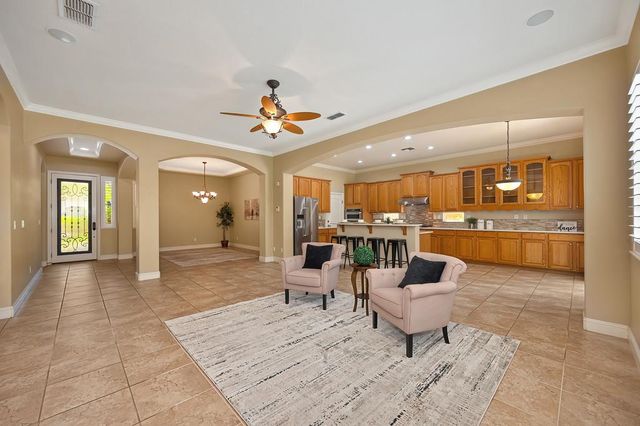 545 Porter Ct, Folsom, CA 95630